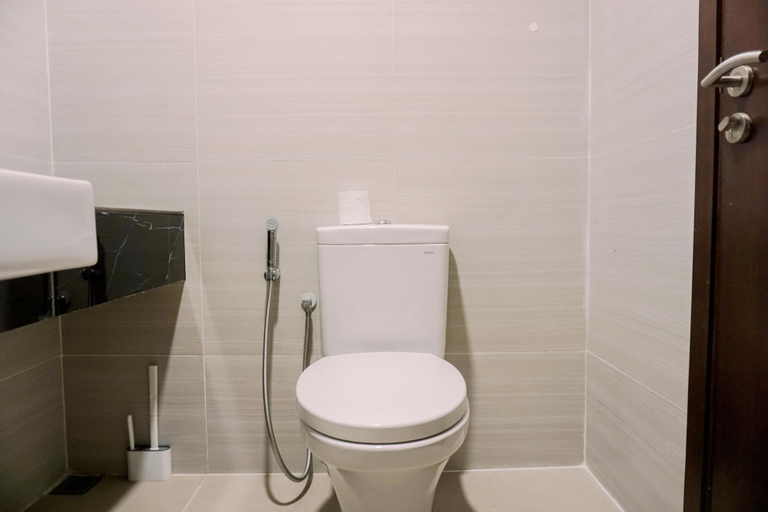 Bathroom 3, Homey And Warm Studio At West Vista Apartment, West Jakarta