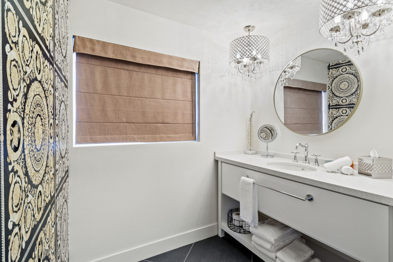 Bathroom 4, Bespoke Inn Flagstaff, Coconino