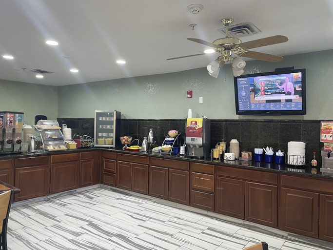 Food & Drinks 5, Days Inn by Wyndham Childress, Childress