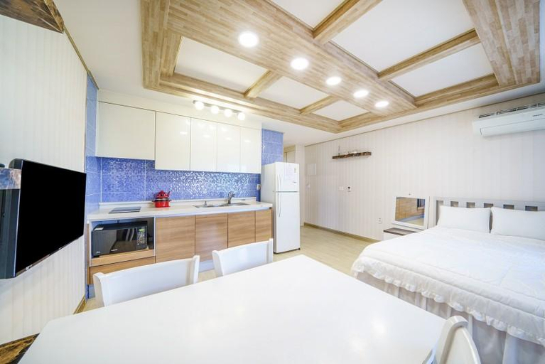 Others 5, Namhae White Pension, Namhae