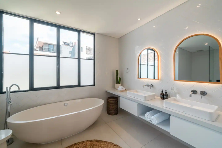 Bathroom 4, Casa Embra: Chic & Tropical 4-Bedroom Villa in Central Berawa, Badung