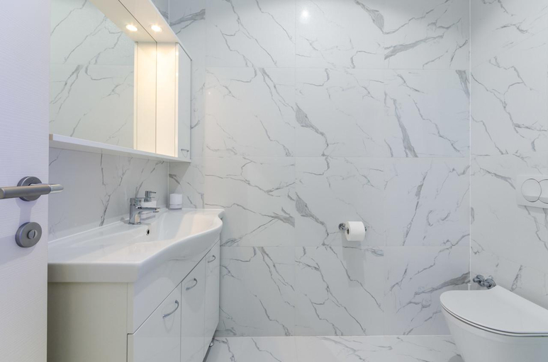 Bathroom 3, Abros potkrovlje, Crikvenica
