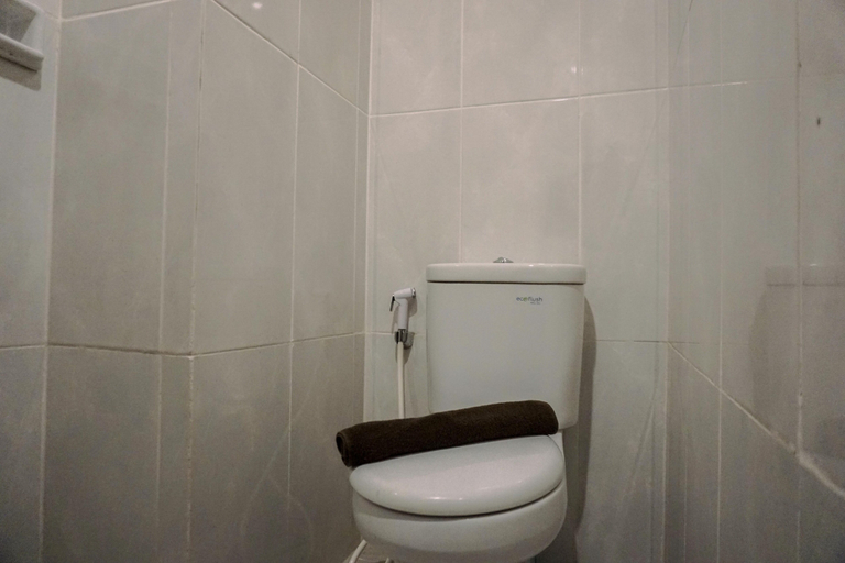 Bathroom 5, Great Deal Studio Serpong Garden Apartment, Tangerang