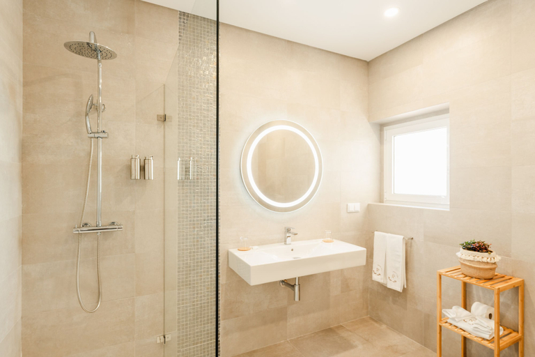 Bathroom 4, Villa dos R's, Avis