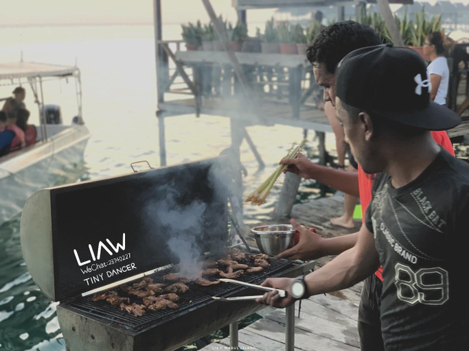 Food & Drinks 5, Nobor Water Room, S Mabudi Island, Semporna