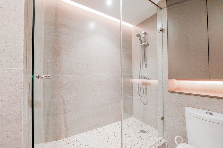 Bathroom 4, Good Deal And Comfy 2Br Branz Bsd City Apartment, Tangerang Selatan