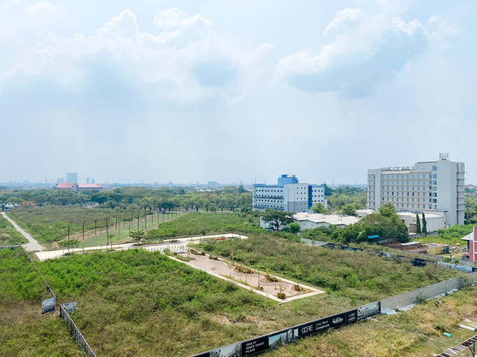 Exterior & Views 4, Restful And Tidy Studio At Enviro Apartment, Cikarang