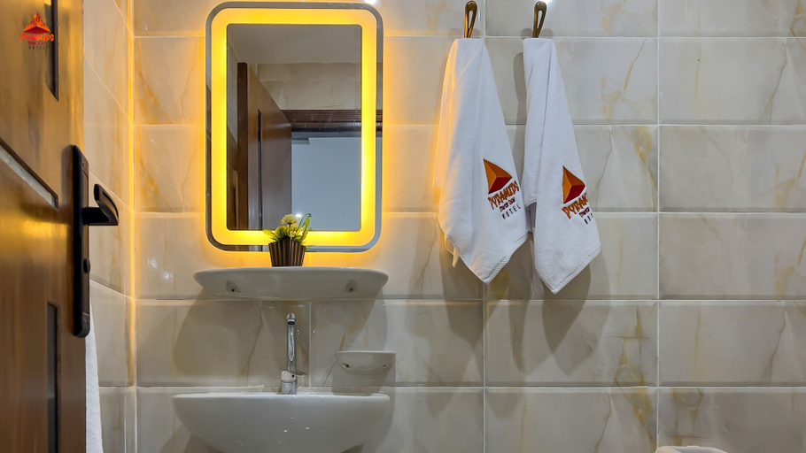 Bathroom 5, pyramids tower view inn, Al-Ahram