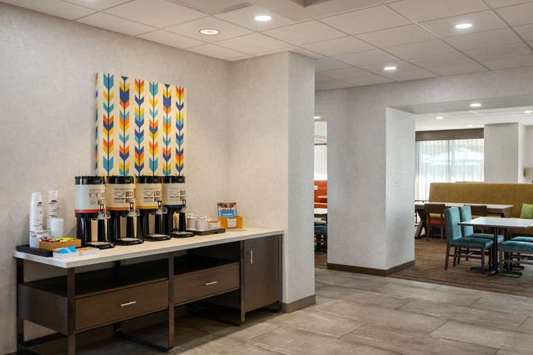 Food & Drinks 5, Hampton Inn by Hilton Carefree, Maricopa