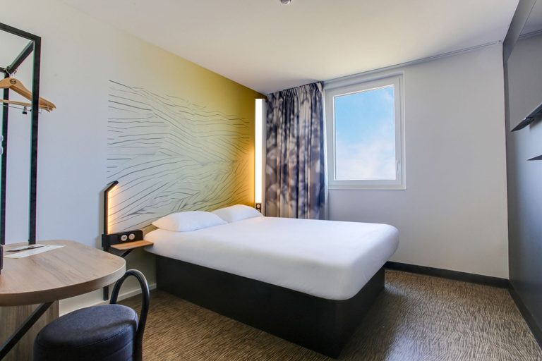 Bedroom 5, B&B HOTEL Reims Croix Blandin, Marne