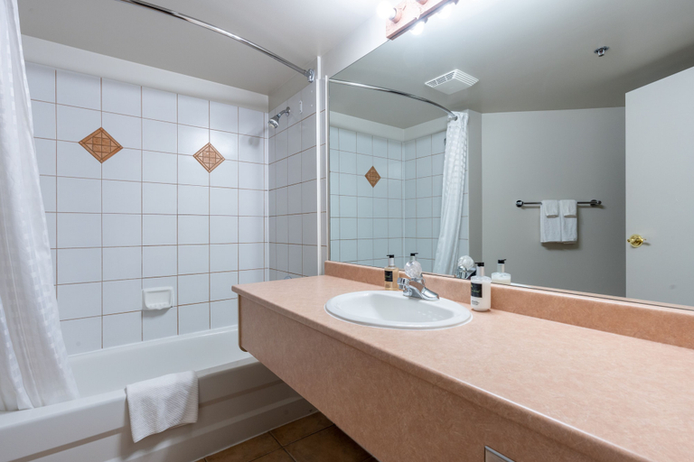 Bathroom 4, Sundance Lodge, Thompson-Nicola