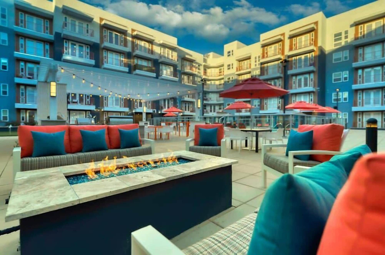 Food & Drinks, CozySuites at Downtown Phoenix, Maricopa
