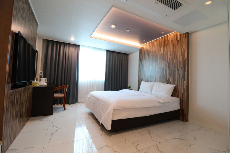 Bedroom 5, Chungju Grand Hotel, Chungju