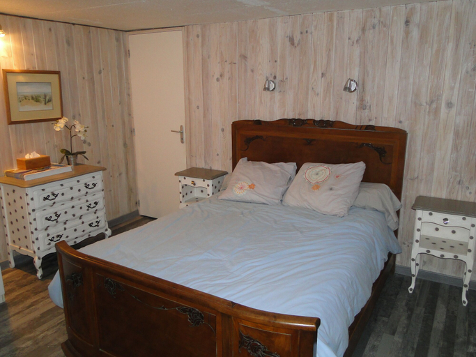 Bedroom 3, La Maison Provençale, Loire