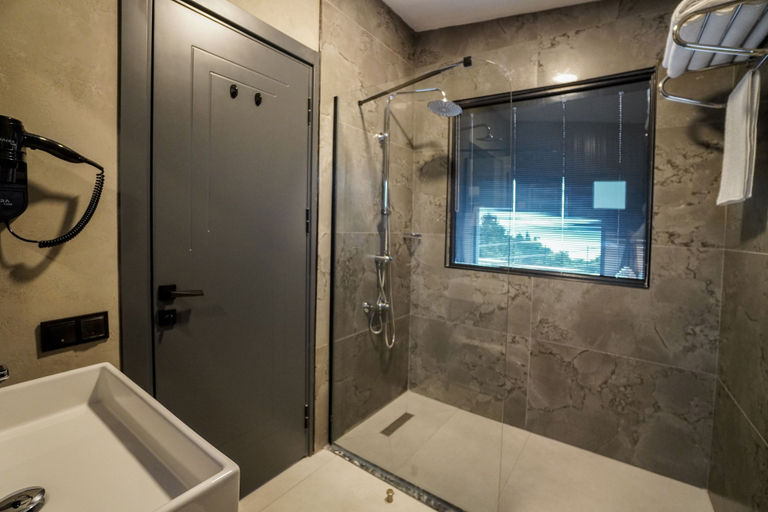 Bathroom 4, Lake Look Sapanca, Sapanca