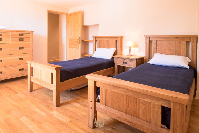 Bedroom 2, L'Ancien Pigeonnier, Aude