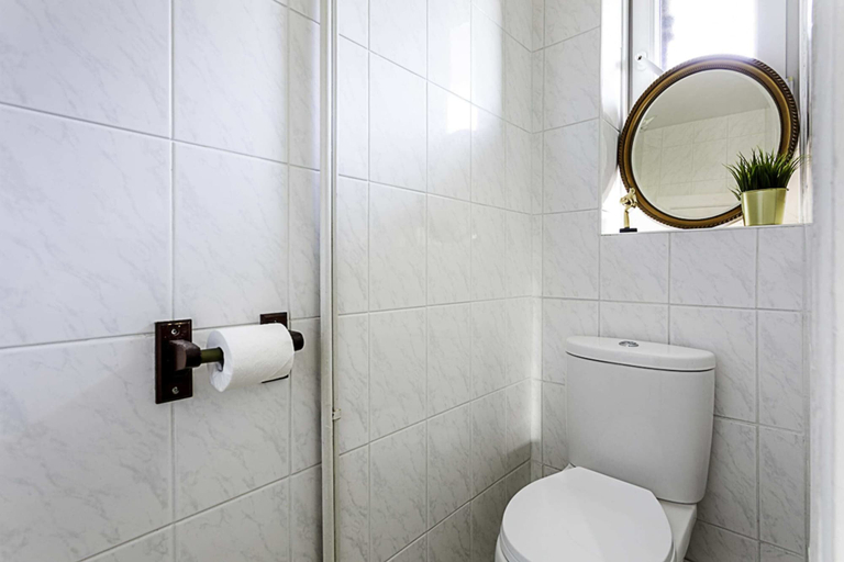 Bathroom 3, Chic High Spec Apartment Near Central London, London