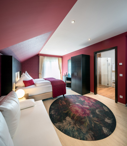 Bedroom 4, Kristallhotel Fettehenne, Leverkusen
