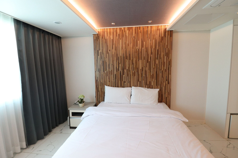 Bedroom 4, Chungju Grand Hotel, Chungju
