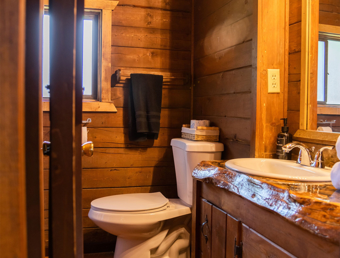 Bathroom 4, High Creek Lodge & Cabins, Archuleta