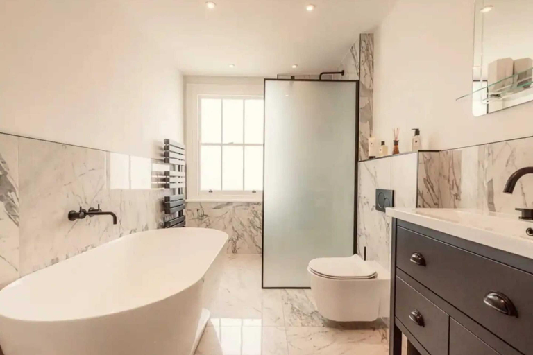 Others 2, Luxurious & Central 3BD House - Chelsea, London