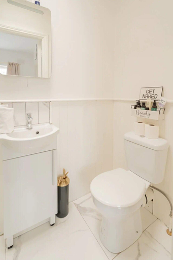 Bathroom 2, Unique & Central 3BD - Dublin City, Dublin