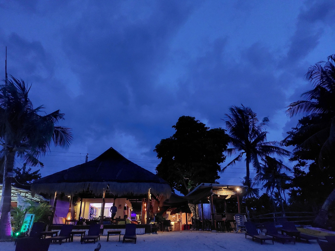 Exterior & Views 2, Avila's Horizon Dive Resort, Daanbantayan