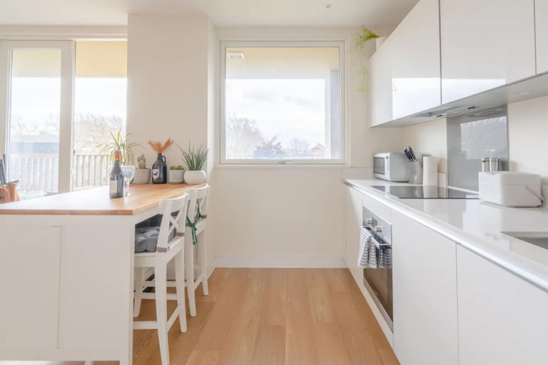 Others 3, Modern 2 Bedroom Flat in Elephant and Castle, London