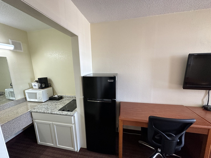 Others 5, Sunrise Extended Stay, White
