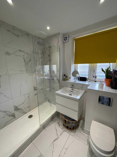 Bathroom 2, Contemporary 1BD Flat W/balcony - Stoke Newington!, London