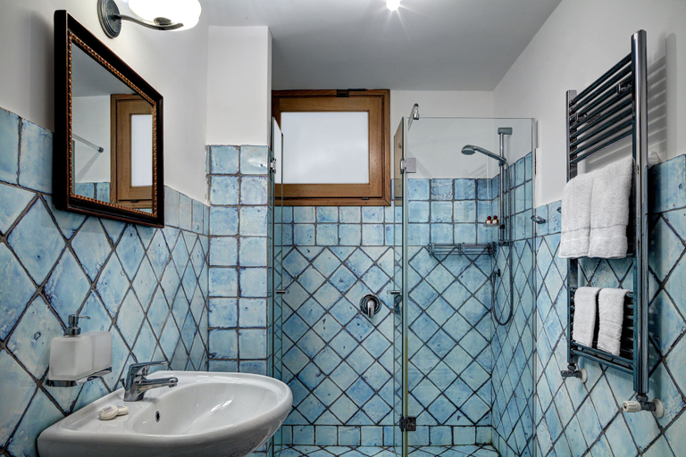 Bathroom 3, Stony Villa Volcano View, Napoli