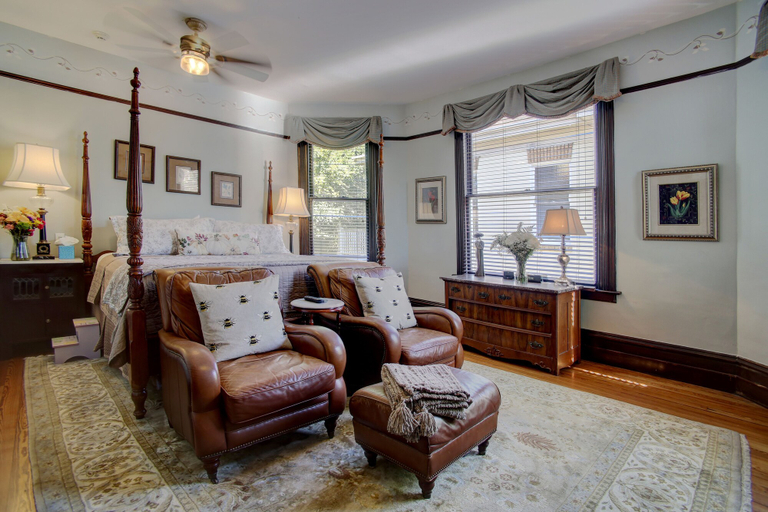 Bedroom 3, Azalea Inn and Villas, Chatham