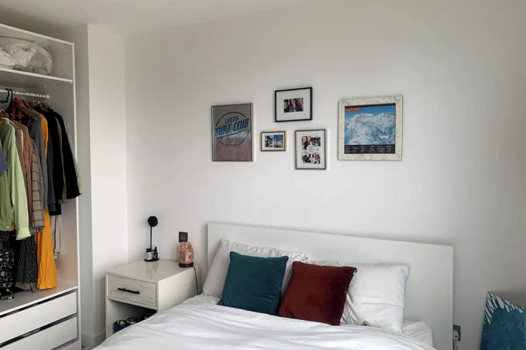 Bedroom 2, Stylish 2BD Flat With Private Balcony - Battersea, London