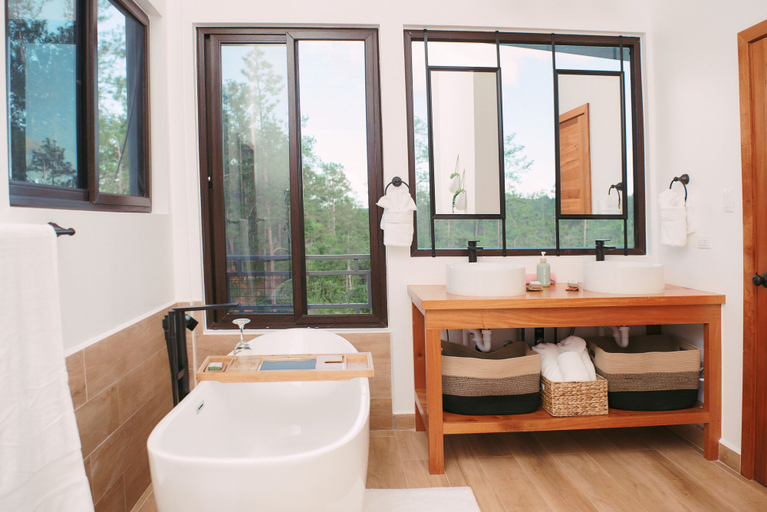Bathroom 4, Hidden Valley Wilderness Lodge