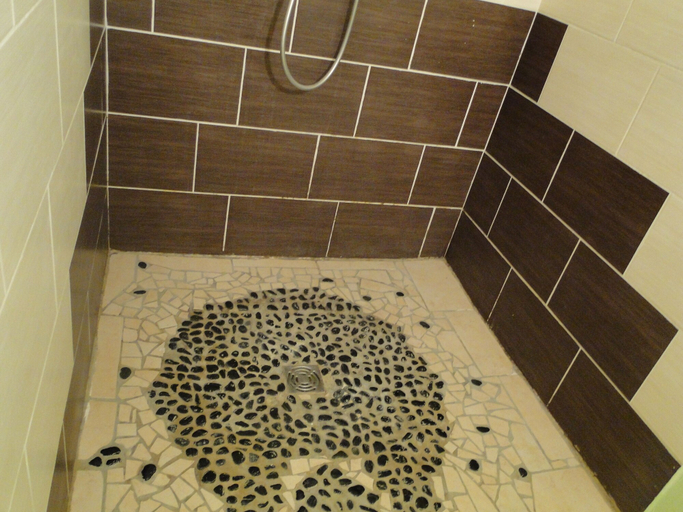 Bathroom 5, La Maison Provençale, Loire