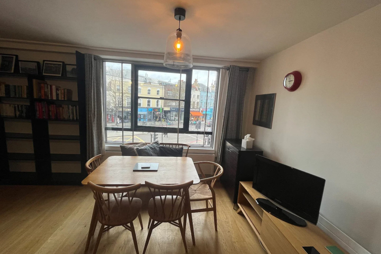 Others 5, Vibrant & Homely 2BD Flat - Angel, London
