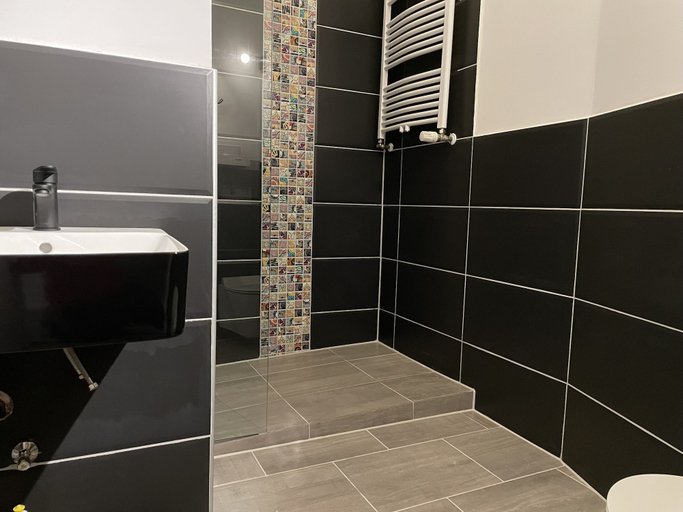 Bathroom 5, Hotel Amical, Wuppertal
