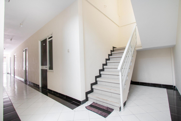 Public Area 2, Super OYO 3350 Cozy Residence Syariah, Malang