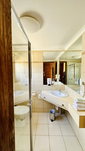Bathroom 3, Early Australian Motor Inn, Mildura - Pt A