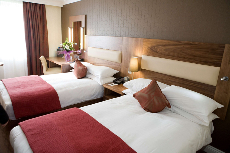 Bedroom 2, DoubleTree by Hilton Bristol North, South Gloucestershire