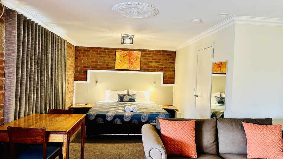 Bedroom 2, Early Australian Motor Inn, Mildura - Pt A