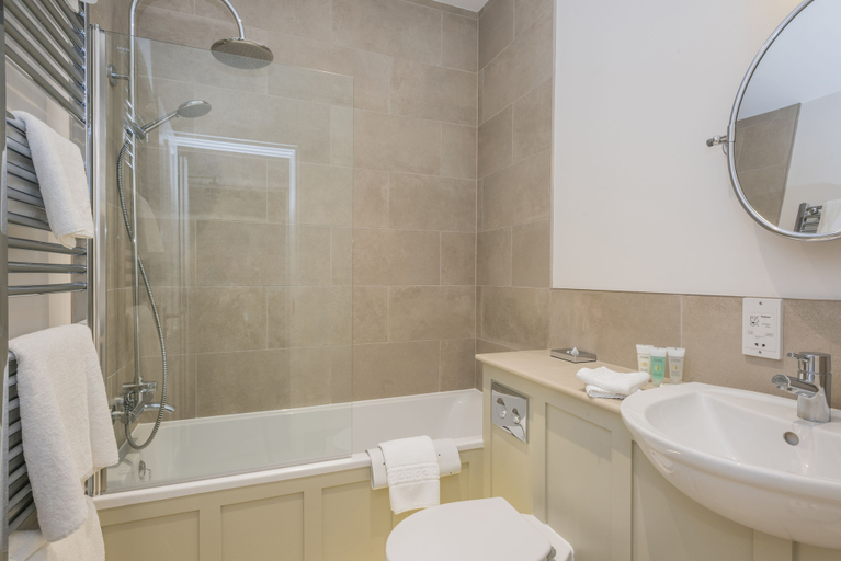 Bathroom 4, Heacham Manor Hotel, Cambridgeshire