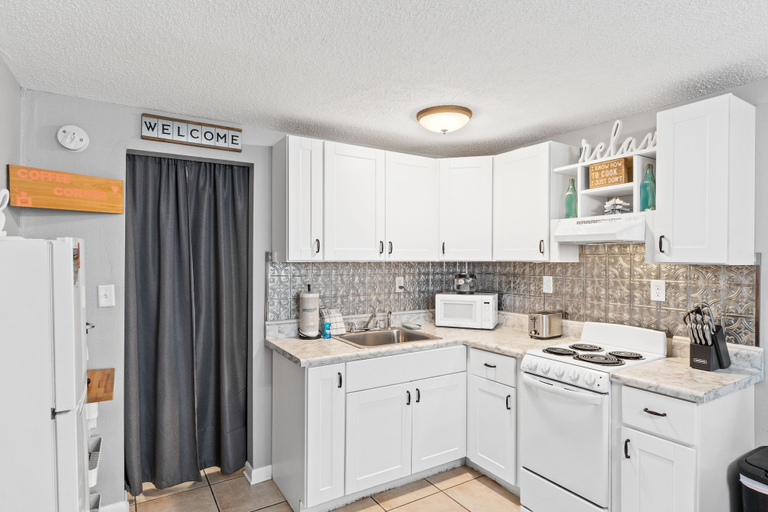 Others 5, Fontainebleau Terrace by Book That Condo, Bay