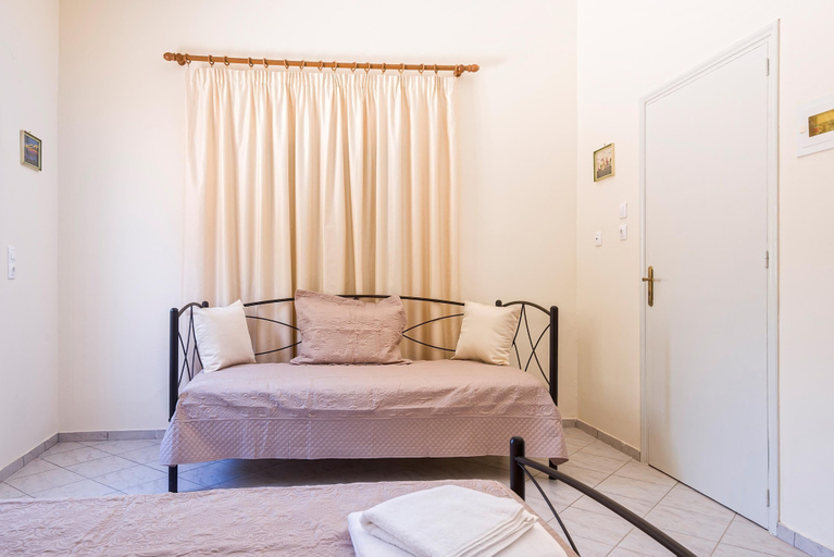 Bedroom 2, Palm Beach House, Crete