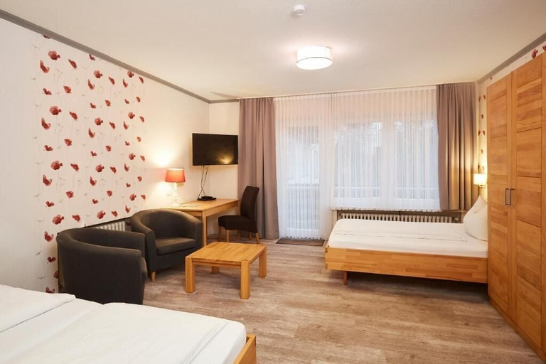 Bedroom 4, Park Hotel Berlin, Heidekreis