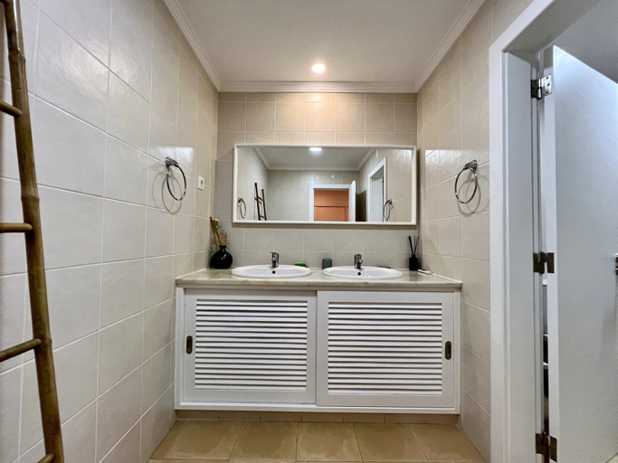 Bathroom 3, Albufeira Salgados Beach 4 by Homing, Albufeira