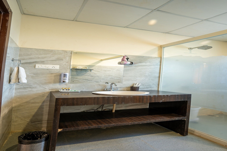Bathroom 5, Skywood Resort, Solan