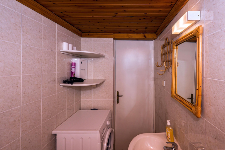 Bathroom 3, Palm Beach House, Crete