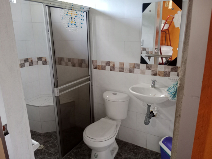 Bathroom 2, cabañas hotel villa lucia, Calarcá