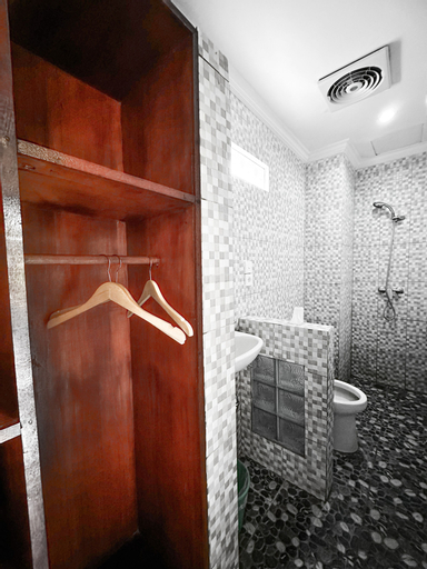 Bathroom 21